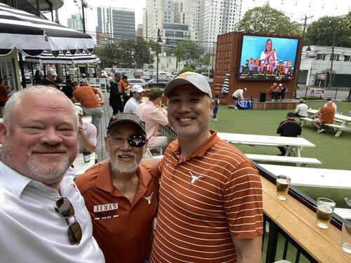 Victory Lap Bar & Grill - Files - On Texas Football